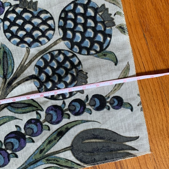 Fabric linen 27” x 25” ish - Picture 3 of 5